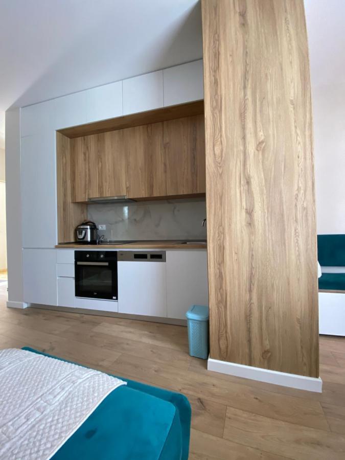 Star Gjiri Lalzit, Lura 2 Apartment